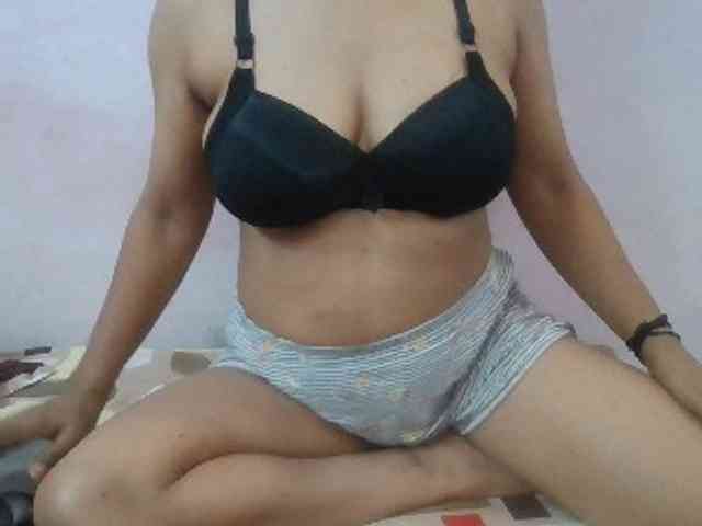 Anjali_dogra webcam