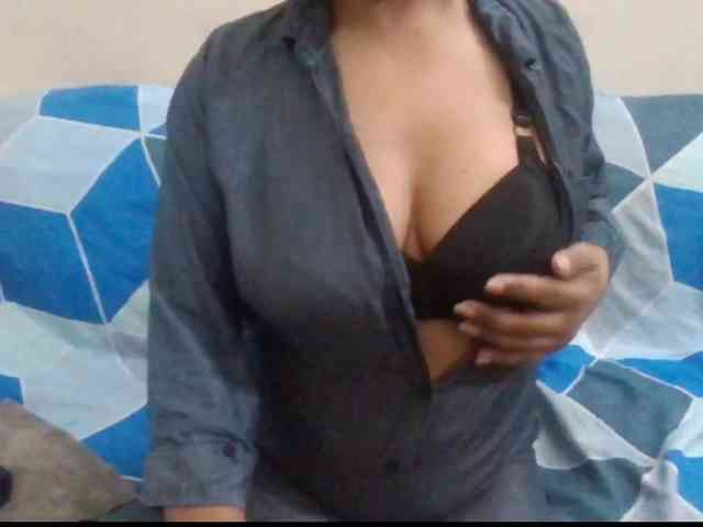 Anjali_dogra webcam