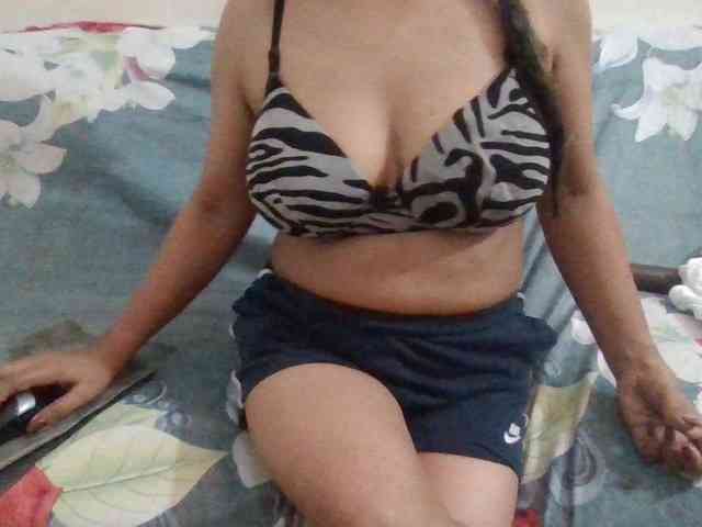 Anjali_dogra webcam