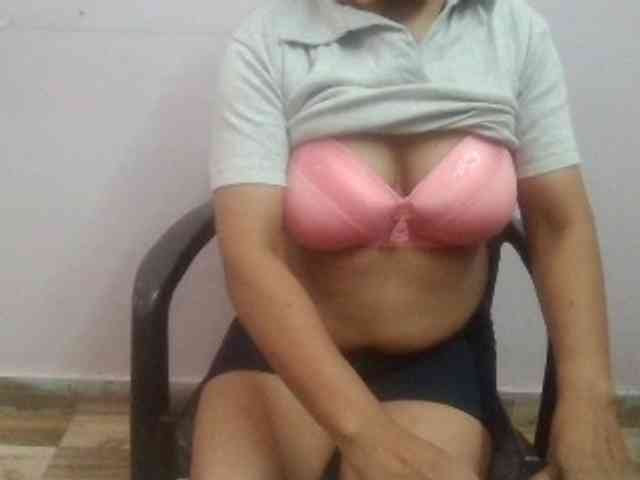 Anjali_dogra webcam