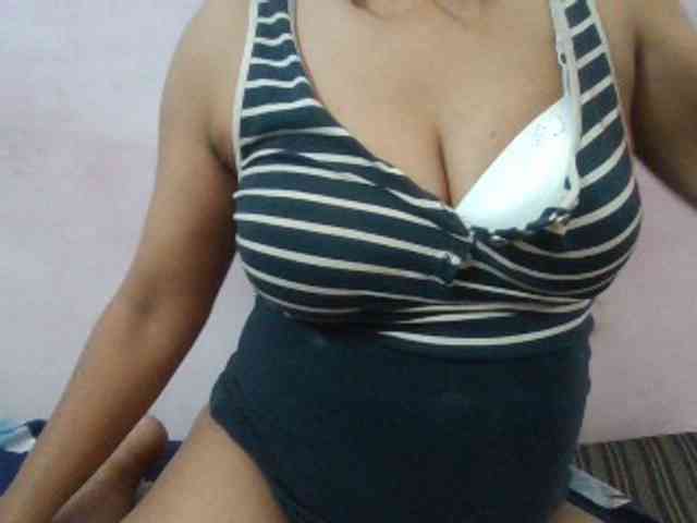 Anjali_dogra webcam