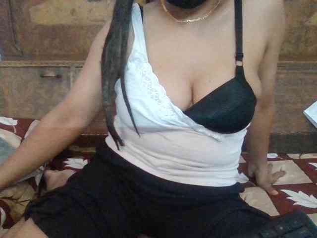 Anjali_dogra webcam