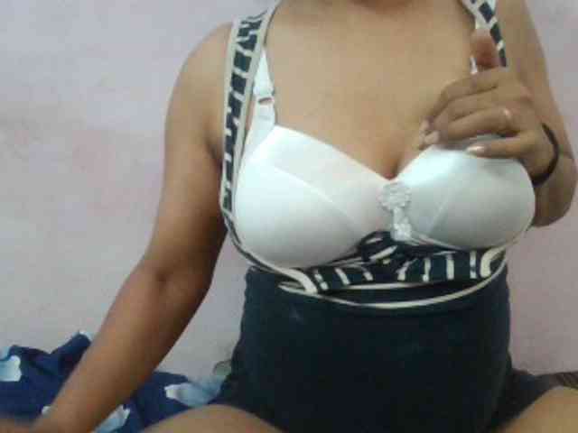 Anjali_dogra webcam
