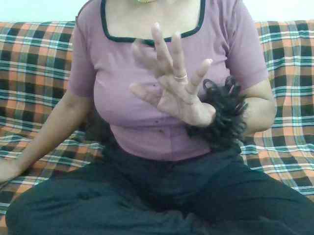 Anjali_dogra webcam