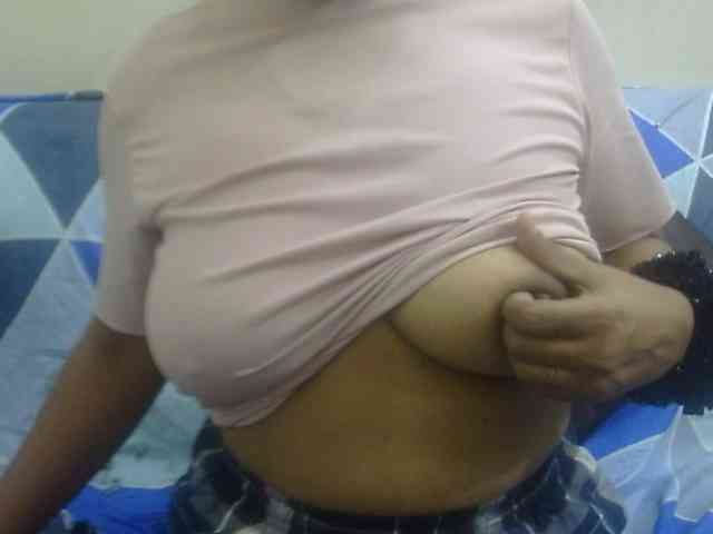 Anjali_dogra webcam