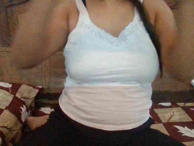 Anjali_dogra webcam