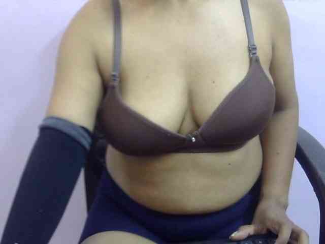 Anjali_dogra webcam