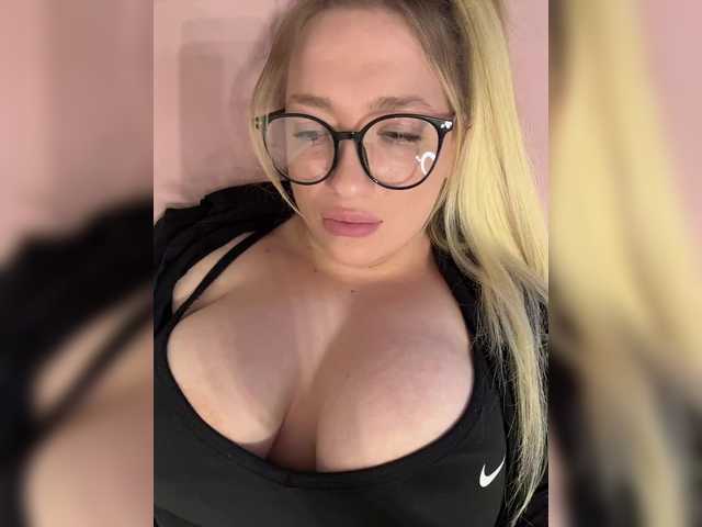 Sonya699's BongaCams show and profile