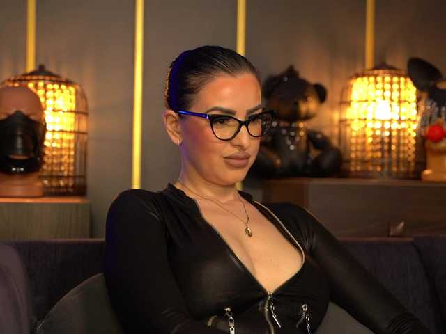 KellyKent's BongaCams show and profile