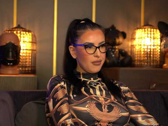 KellyKent's BongaCams show and profile