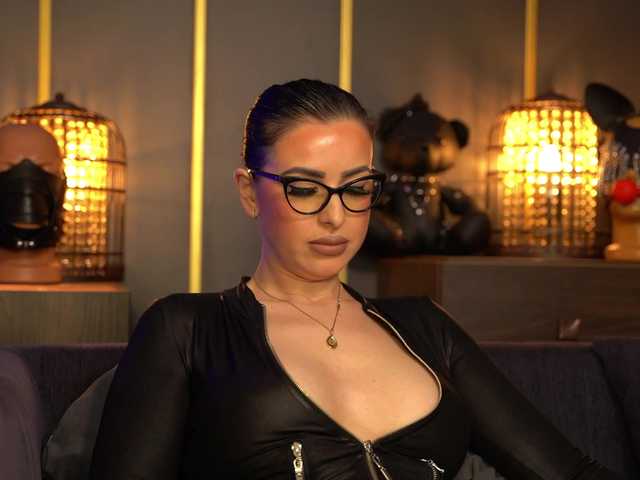 KellyKent's BongaCams show and profile