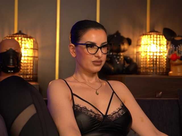 KellyKent's BongaCams show and profile