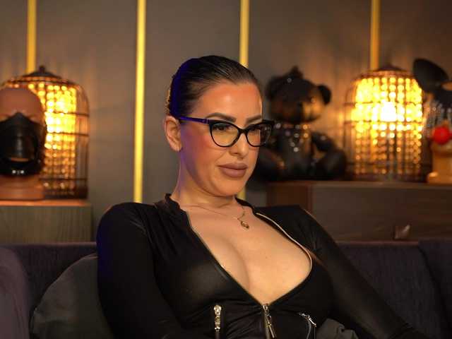 KellyKent's BongaCams show and profile