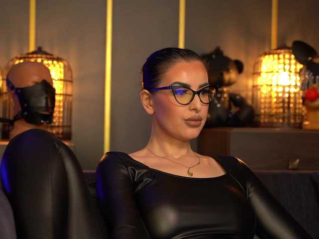 KellyKent's BongaCams show and profile