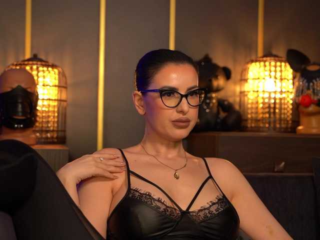 KellyKent's BongaCams show and profile