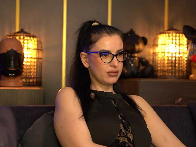 KellyKent's BongaCams show and profile