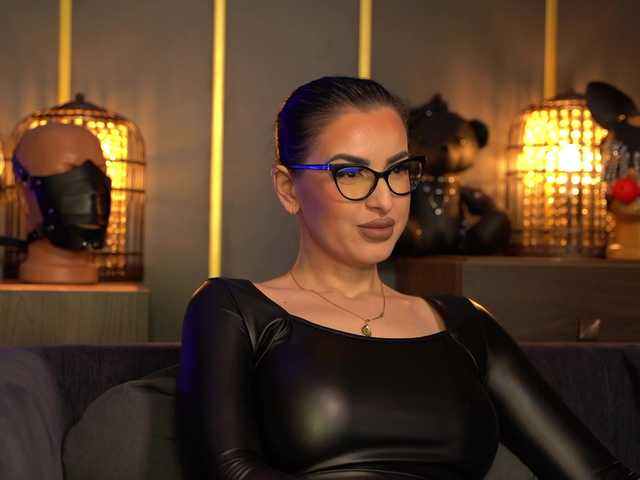 KellyKent's BongaCams show and profile