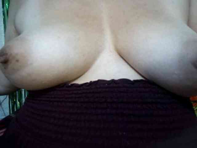 SilverAliana webcam