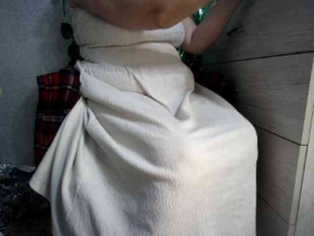 SilverAliana webcam
