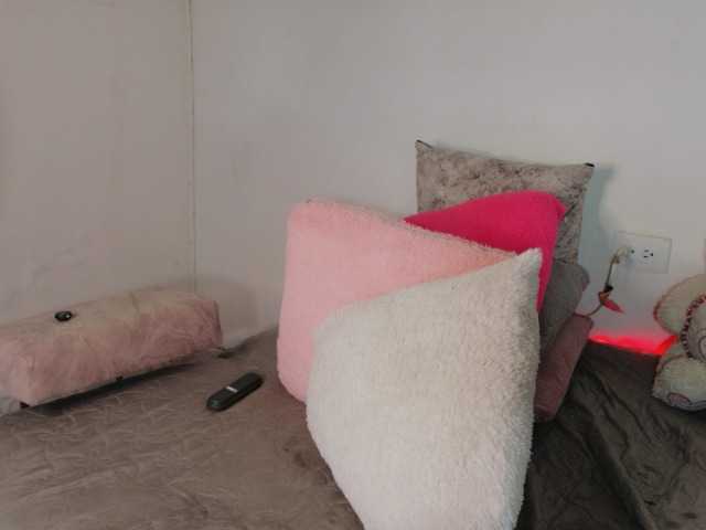 LINDA599 live cam on BongaCams