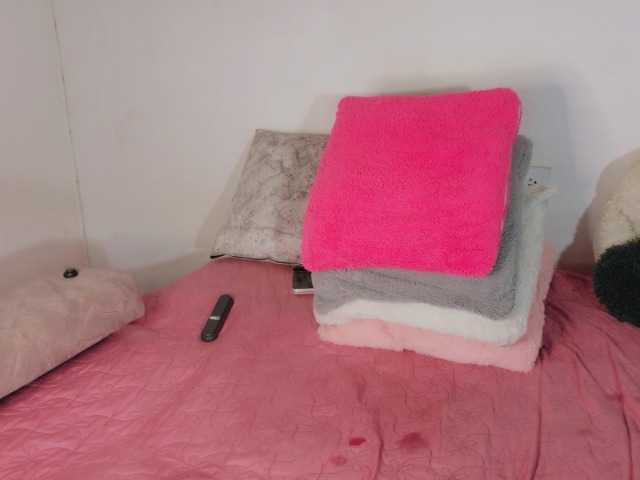 LINDA599 live cam preview