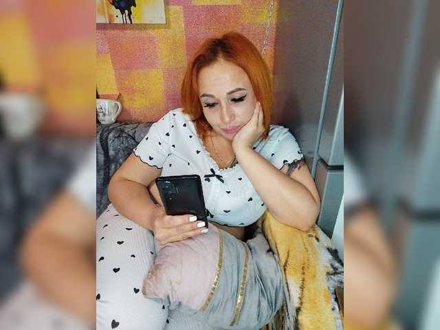 Pishechka2 live cam on BongaCams