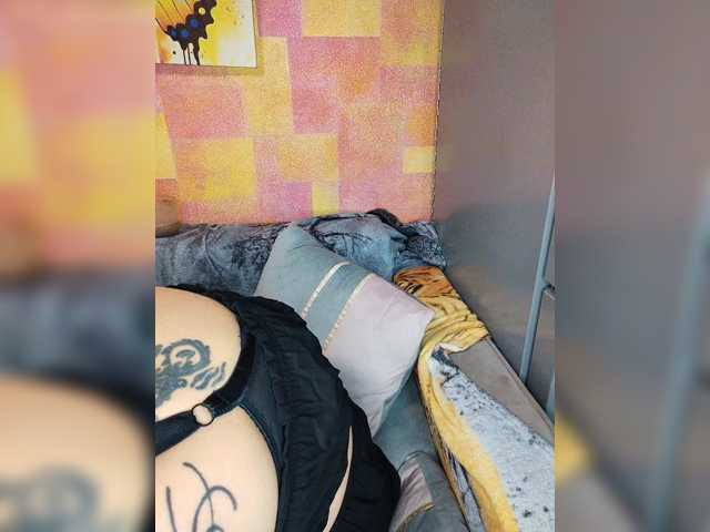 Pishechka2 live cam on BongaCams
