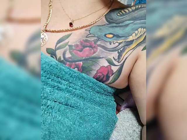 Pishechka2 live cam on BongaCams