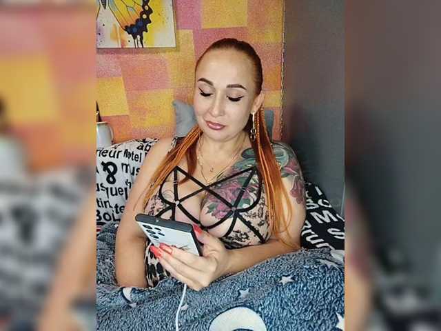 Pishechka2 live cam on BongaCams
