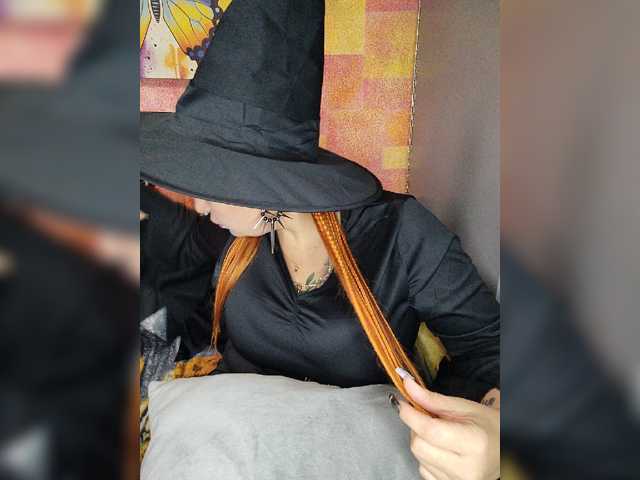 Pishechka2 live cam on BongaCams