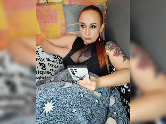 Pishechka2 live cam on BongaCams