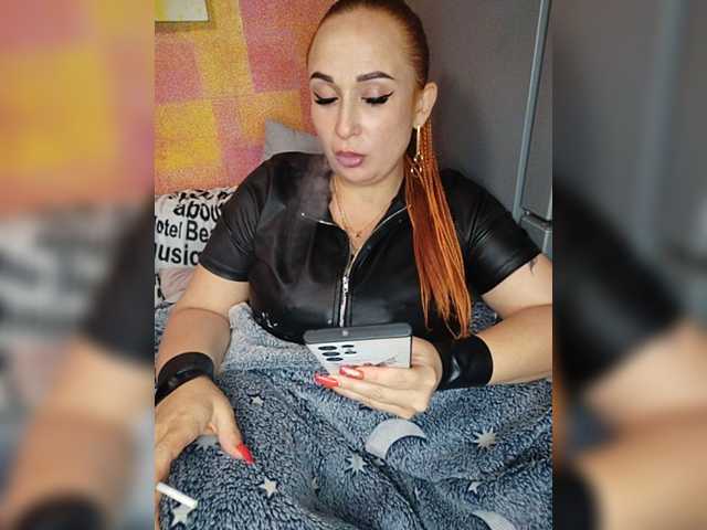 Pishechka2 live cam on BongaCams