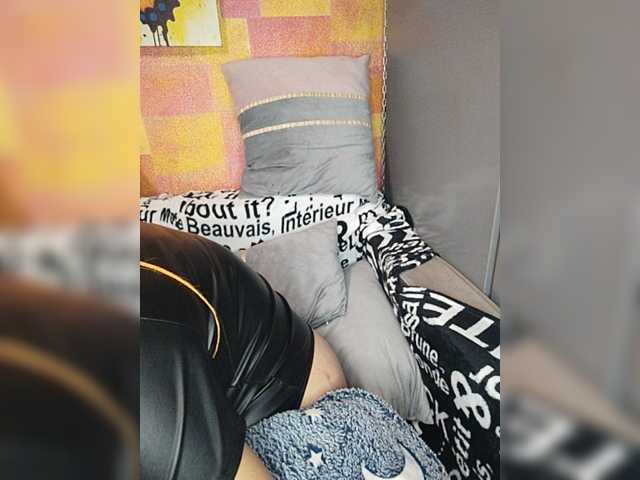 Pishechka2 live cam on BongaCams