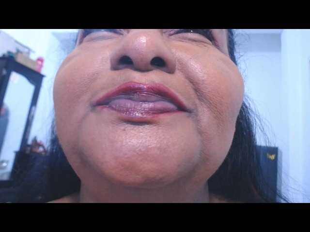le modèle sex42yasmin est en webcam porno dans un show sur le site bongacams, il possède les tags suivants: Latino/Hispanic,Brunette,Hairy