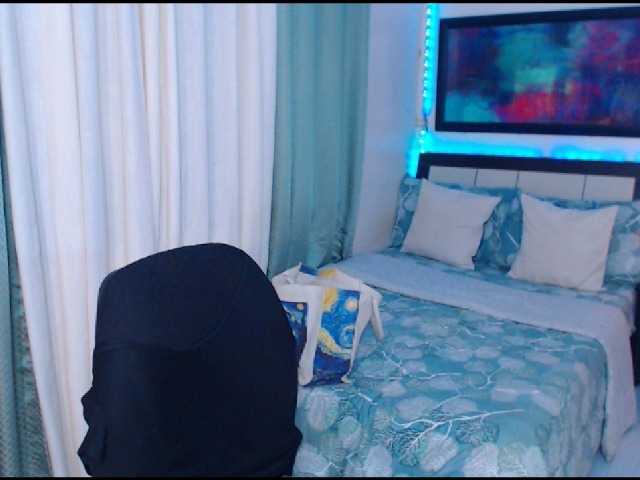 AmandaFoxx live webcam show
