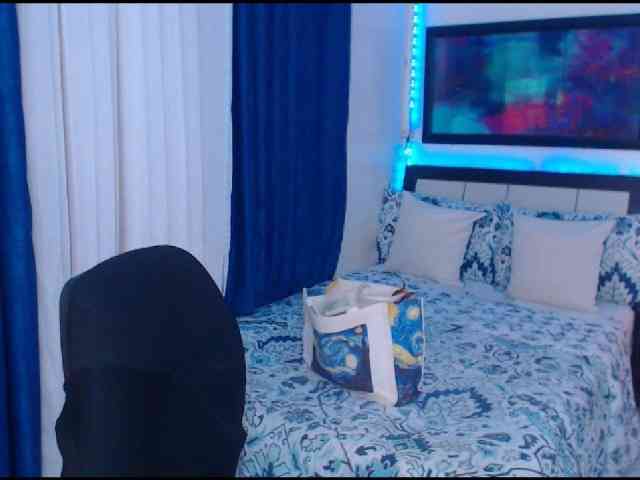 AmandaFoxx Sex Cam Show