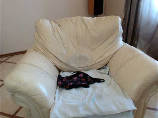 Karina8571 live cam on BongaCams