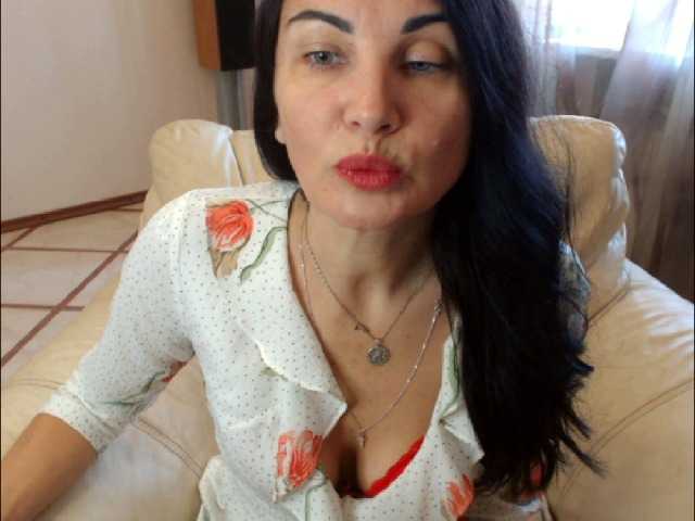 Karina8571 live cam on BongaCams