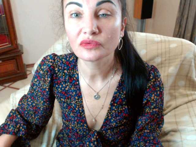 Karina8571 live cam on BongaCams