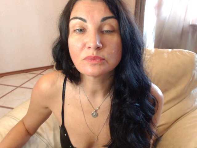 Karina8571 live cam on BongaCams
