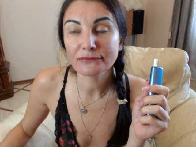 Karina8571 live cam on BongaCams