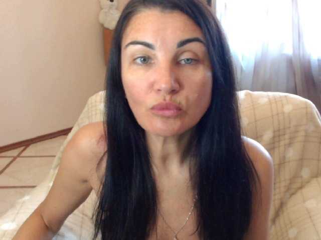 Karina8571 live cam on BongaCams