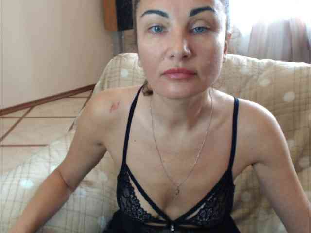 7185-Karina webcam