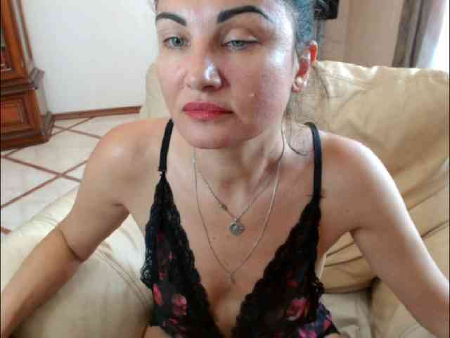 7185-Karina webcam