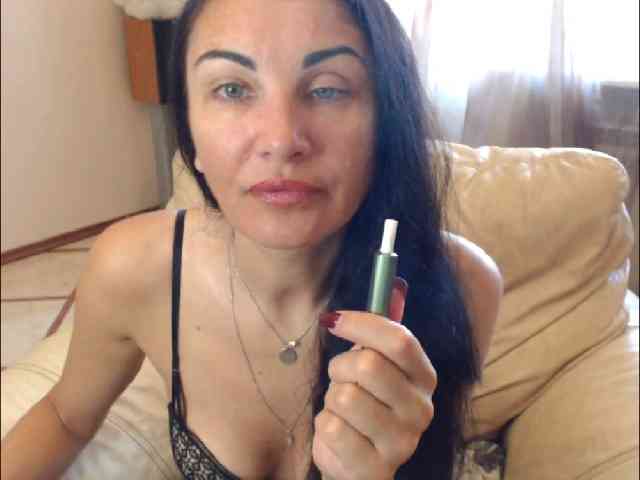 7185-Karina webcam