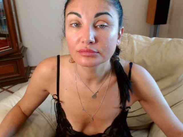 7185-Karina webcam