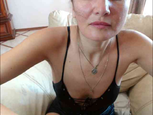 7185-Karina webcam
