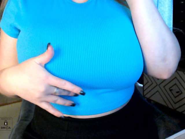 Viki-tiki-tak live cam on BongaCams