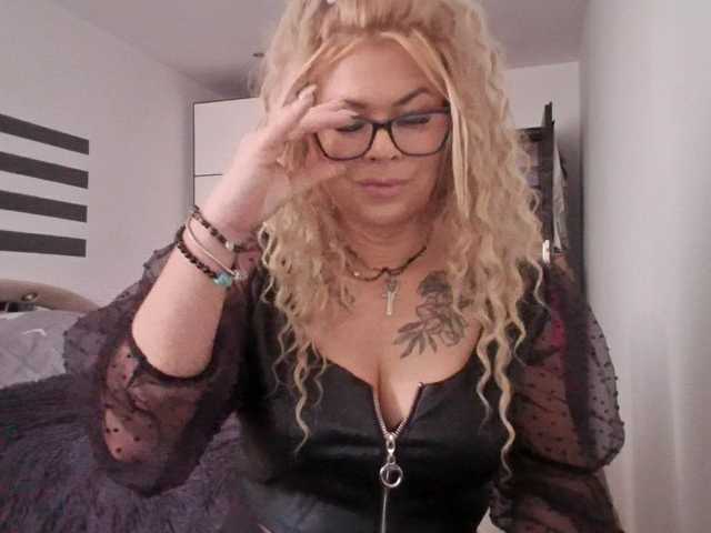 ArianeSexy live cam on BongaCams