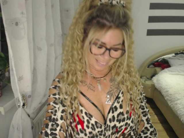 ArianeSexy live webcam show